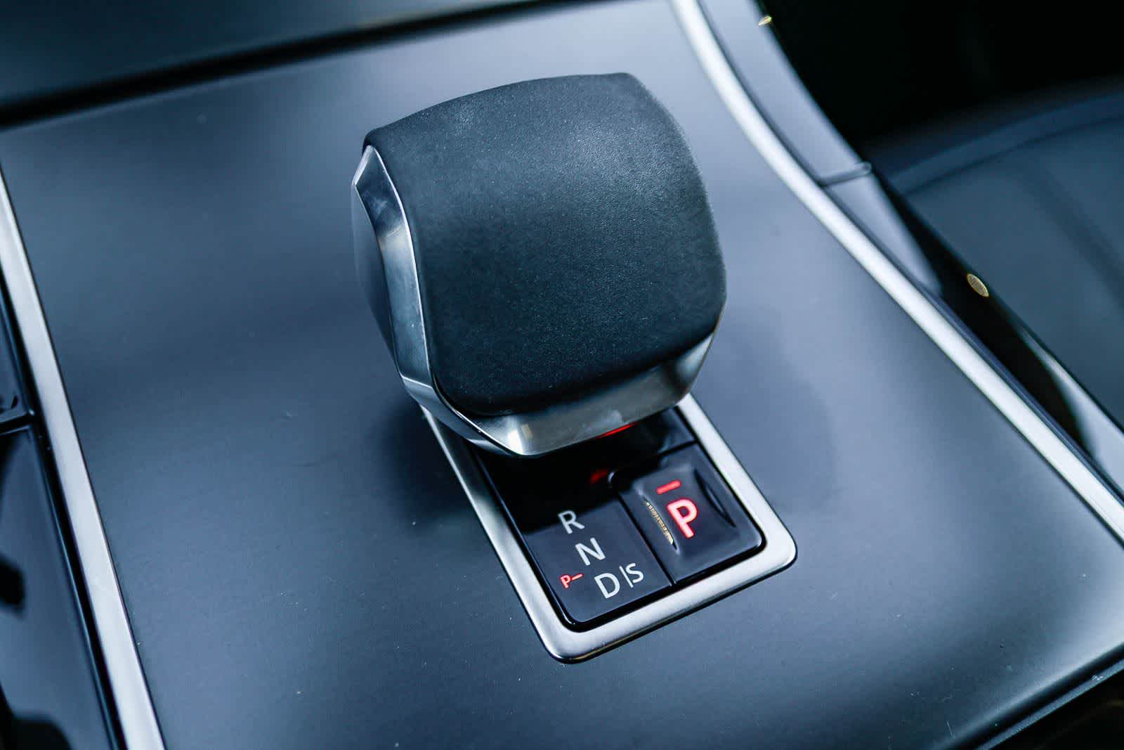 Thumbnail: 2026 Land Rover Range Rover Evoque - 24