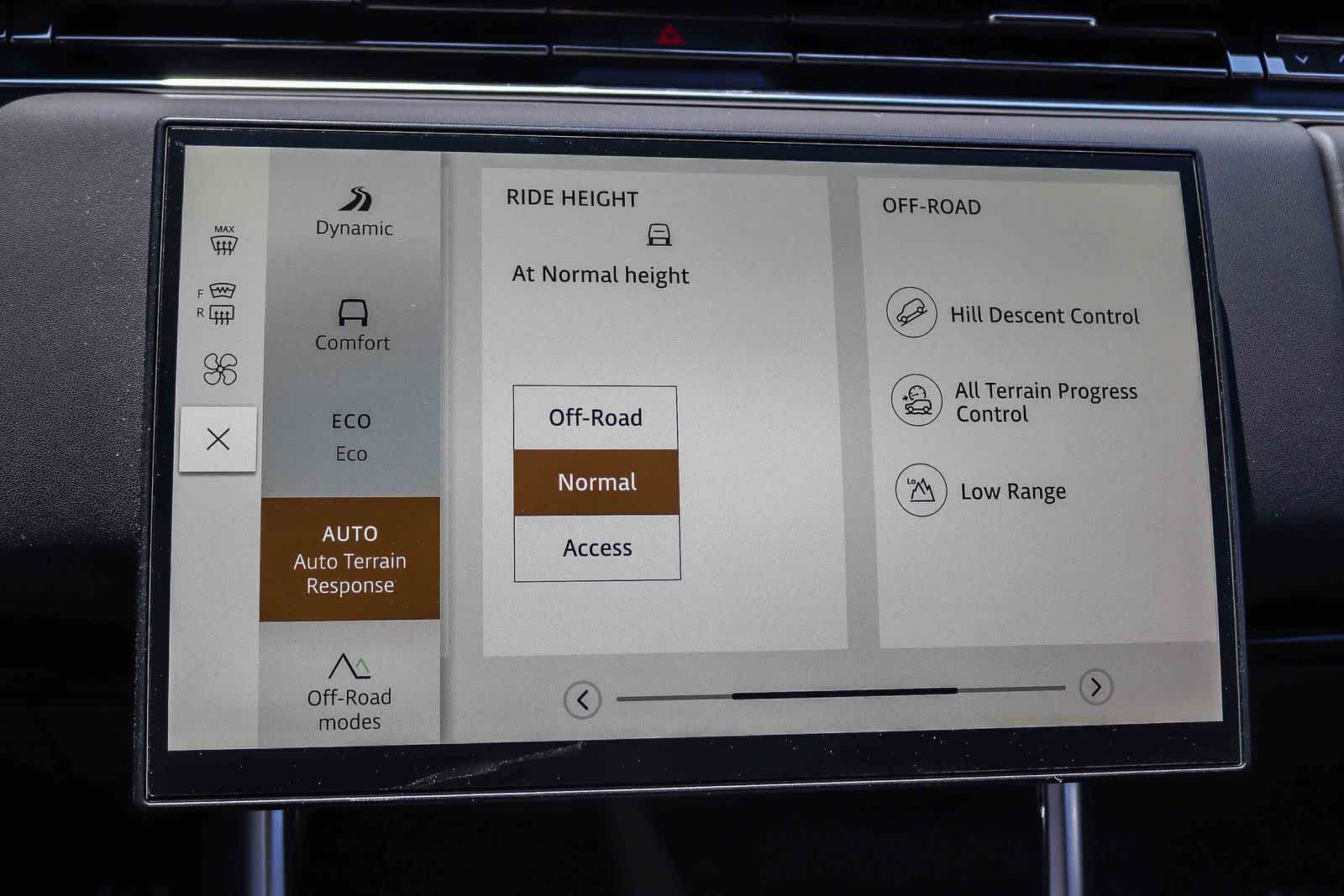 Thumbnail: 2026 Land Rover Range Rover - 24