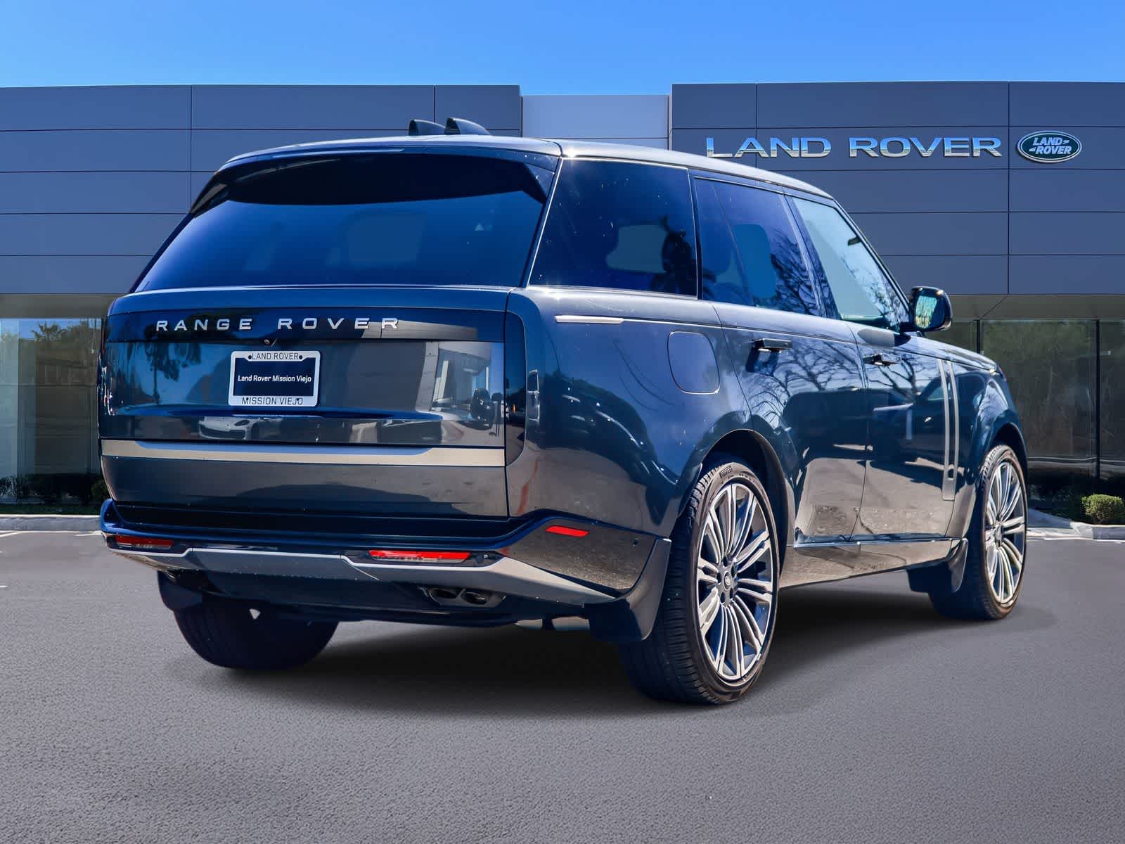 Thumbnail: 2024 Land Rover Range Rover - 4