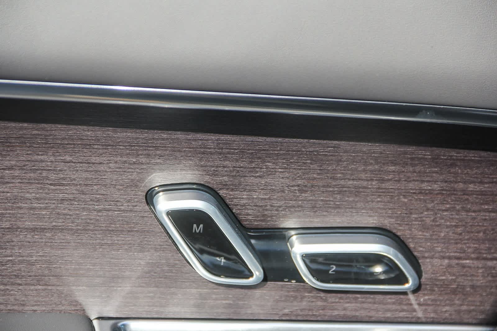 Thumbnail: 2025 Land Rover Range Rover - 18