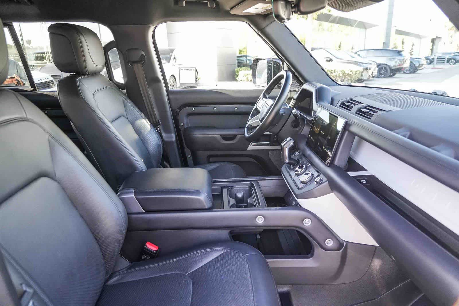 Thumbnail: 2023 Land Rover Defender - 17
