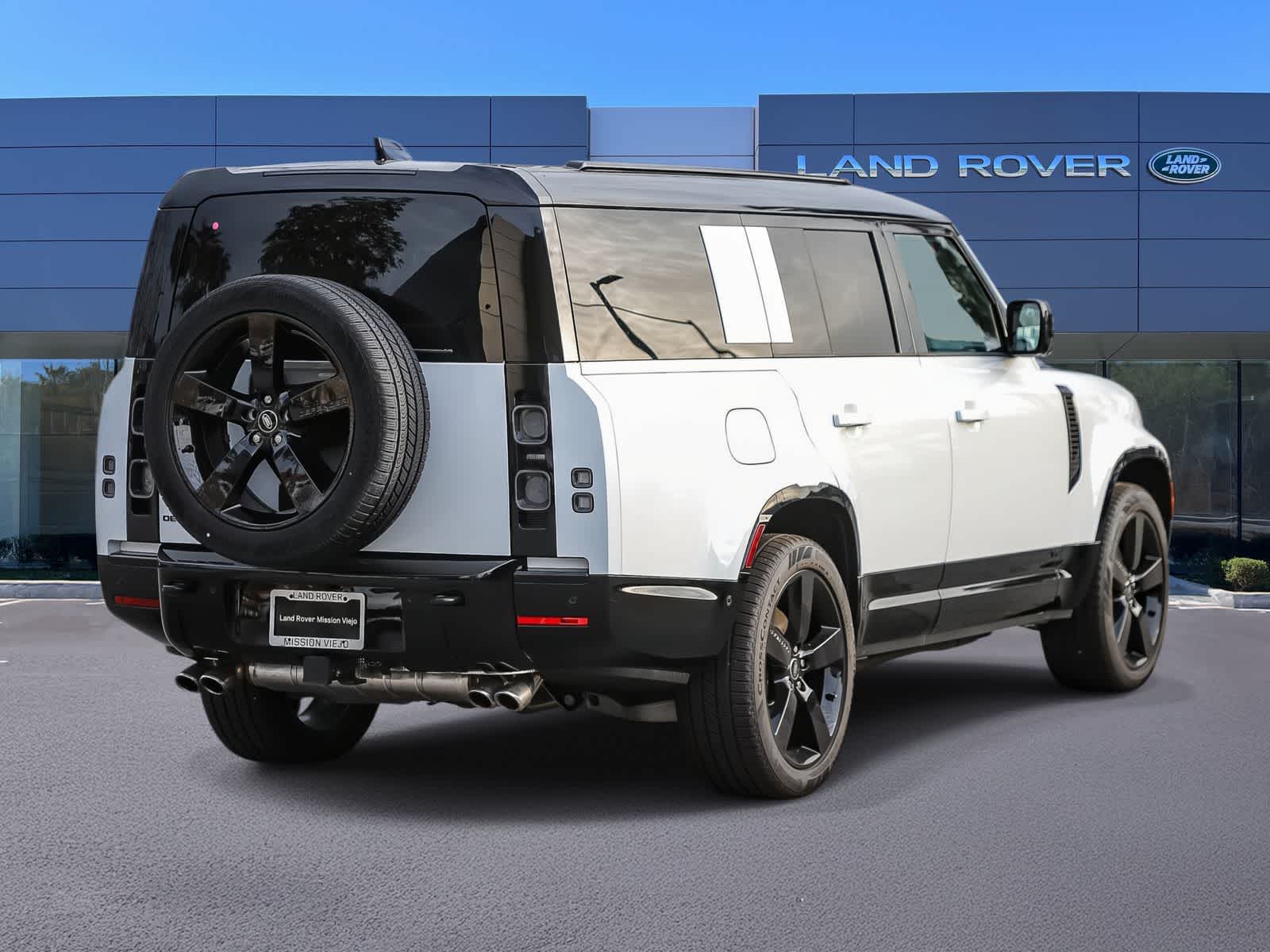 Thumbnail: 2025 Land Rover Defender - 6