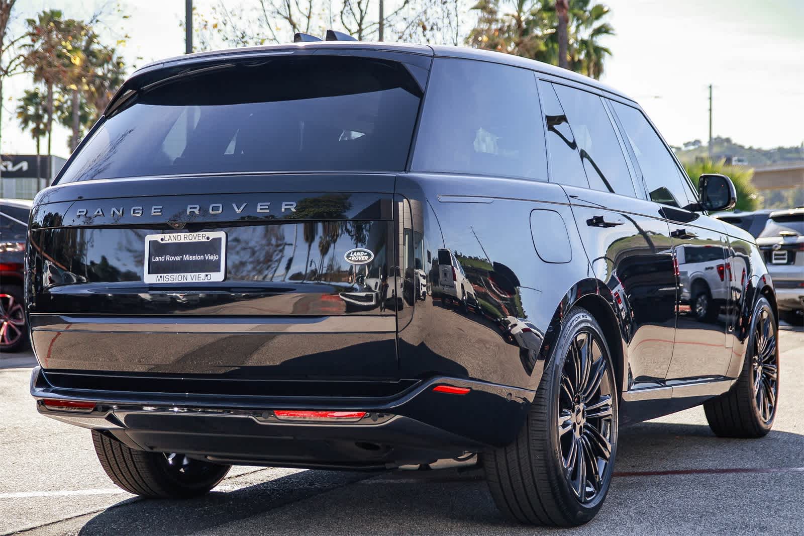 Thumbnail: 2023 Land Rover Range Rover - 4