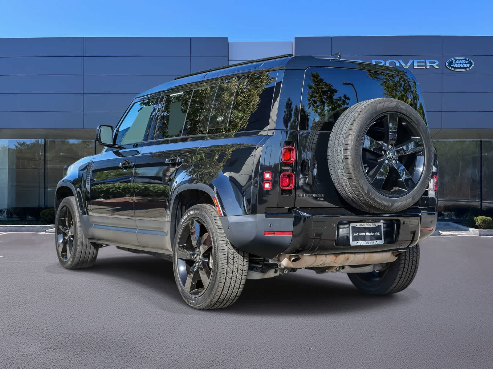 Thumbnail: 2023 Land Rover Defender - 6
