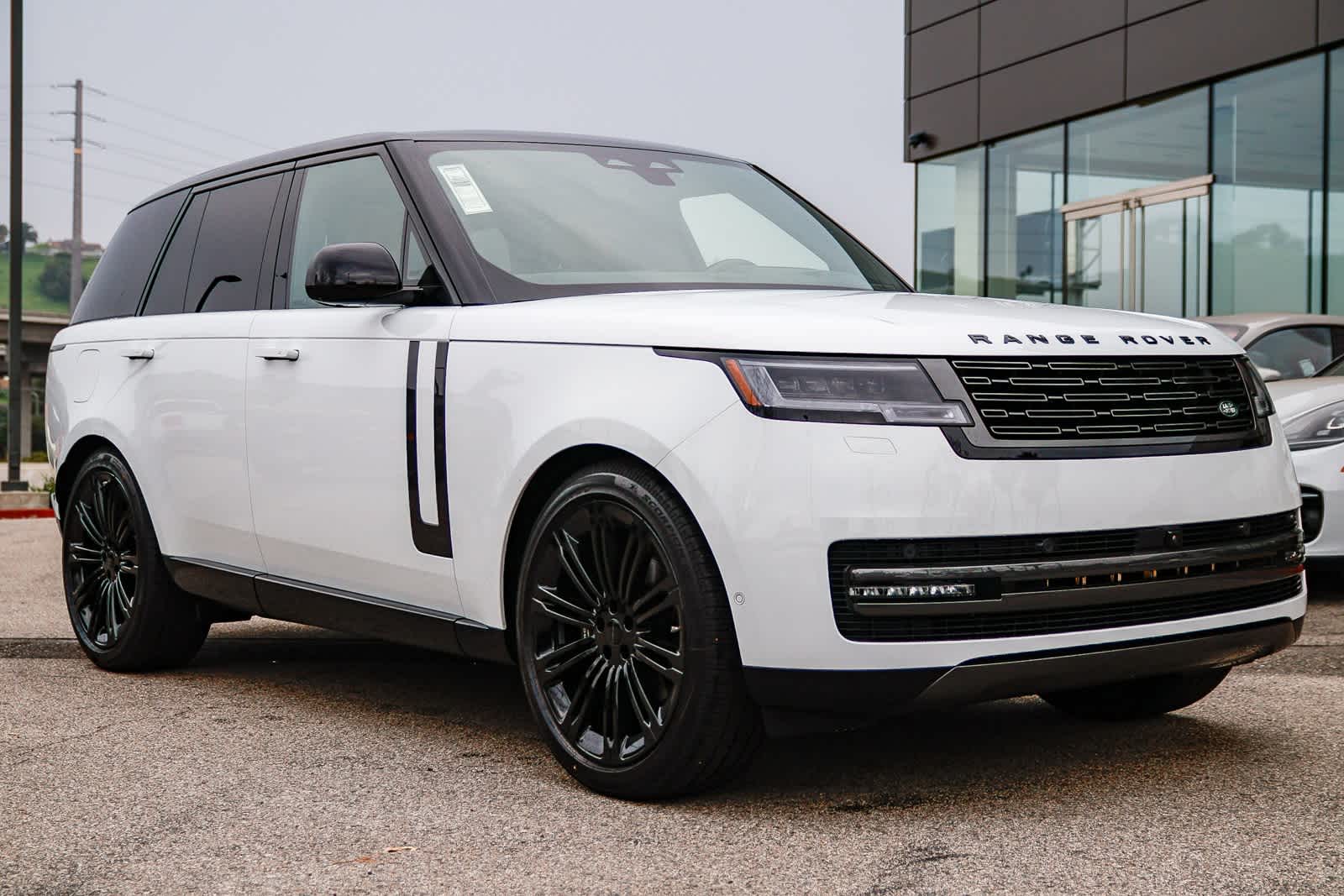 Thumbnail: 2026 Land Rover Range Rover - 3