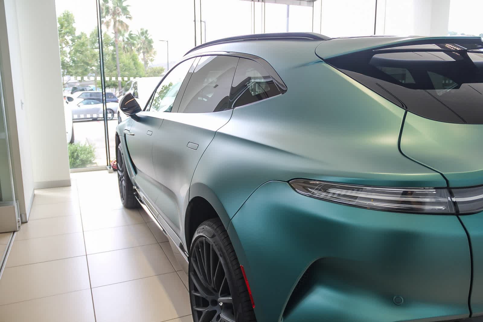 Thumbnail: 2025 Aston Martin DBX - 9