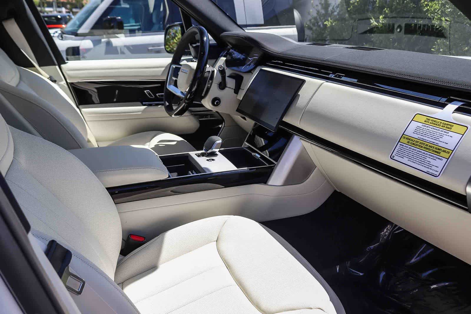 Thumbnail: 2026 Land Rover Range Rover - 16