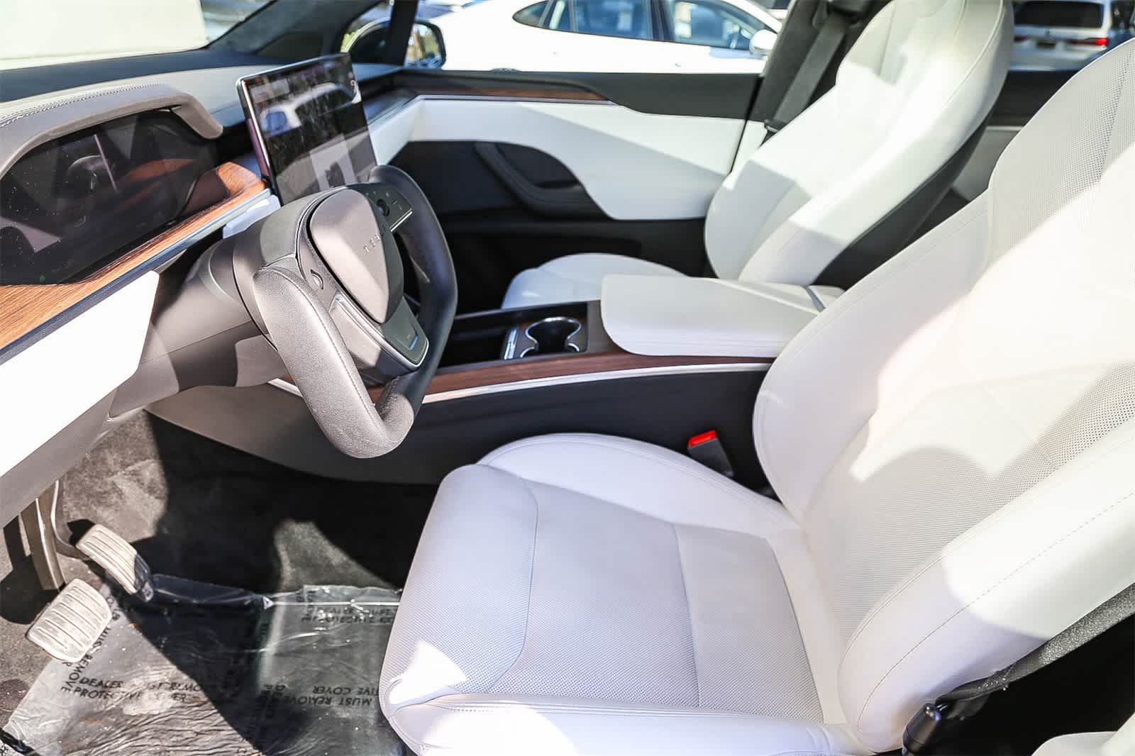 Thumbnail: 2022 Tesla Model X - 17