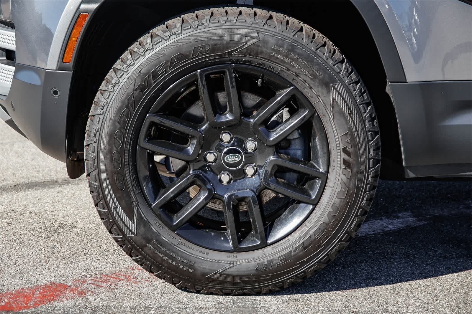 Thumbnail: 2022 Land Rover Defender - 5