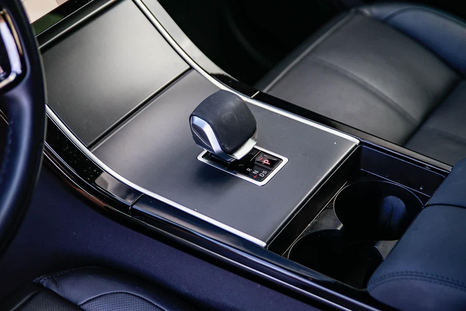 Thumbnail: 2025 Land Rover Range Rover Velar - 20