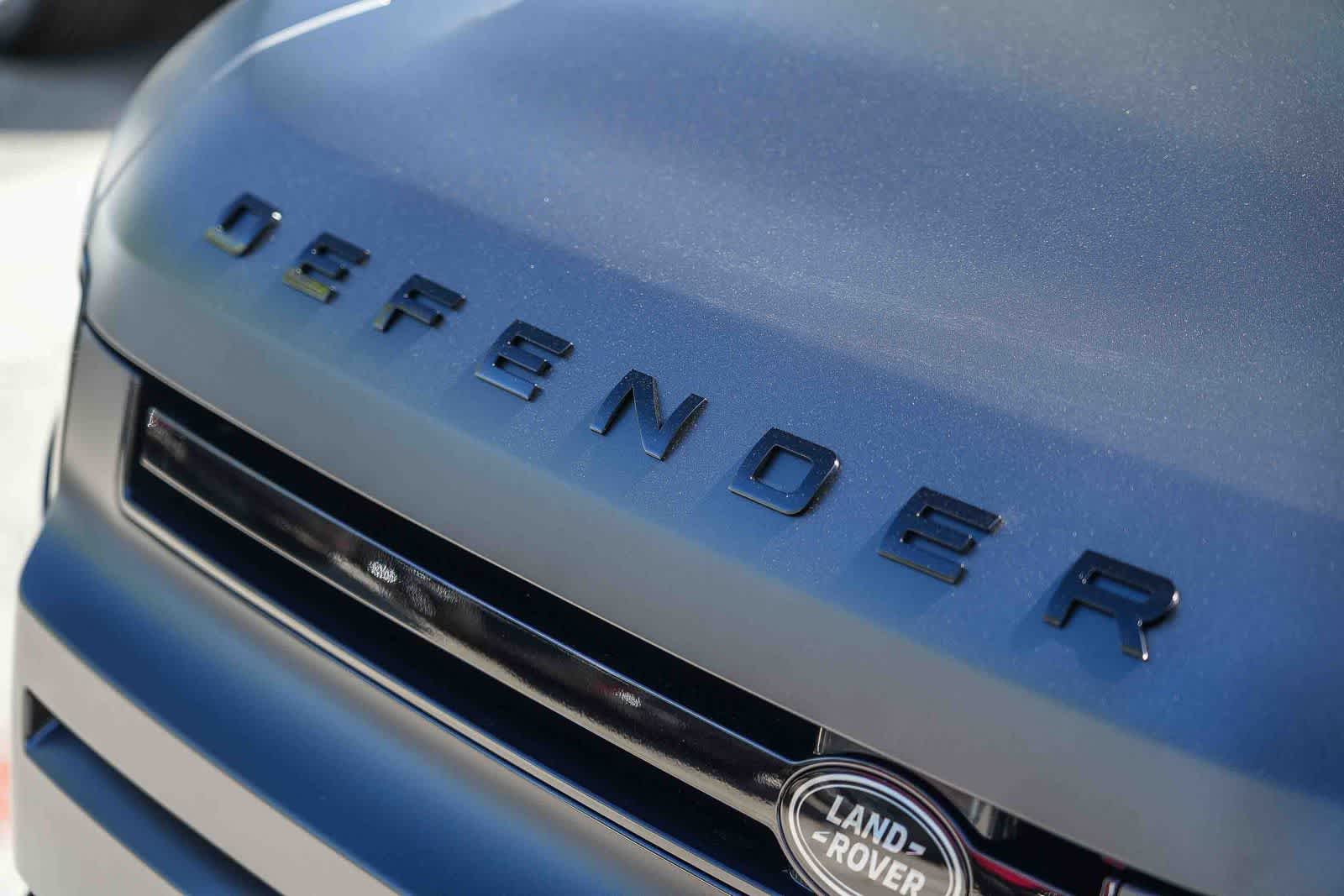 Thumbnail: 2026 Land Rover Defender - 10