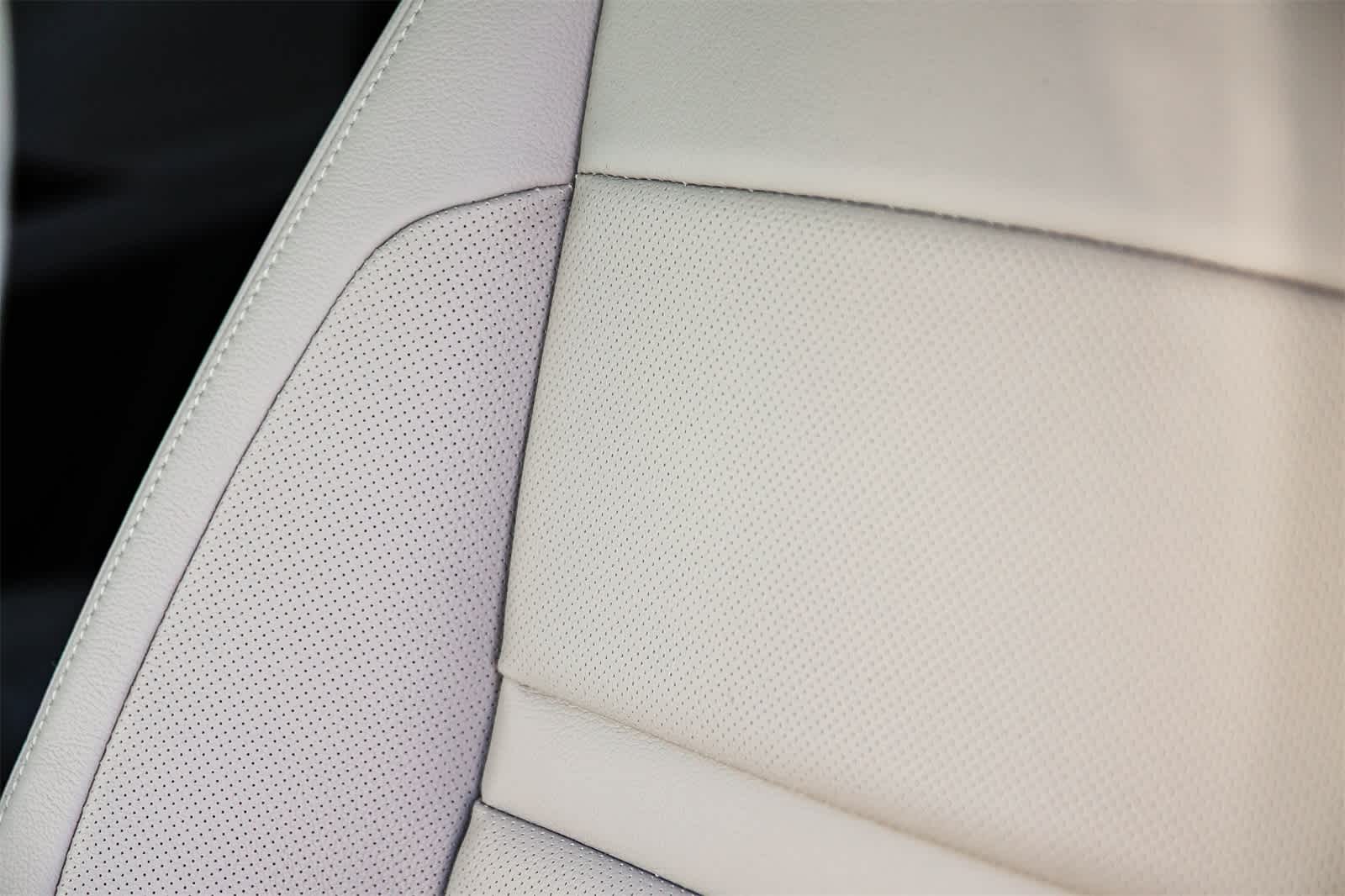 Thumbnail: 2026 Land Rover Range Rover Evoque - 26