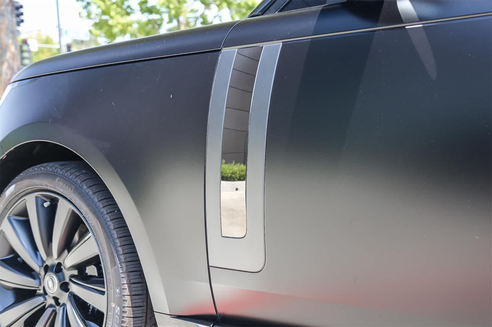Thumbnail: 2025 Land Rover Range Rover - 10