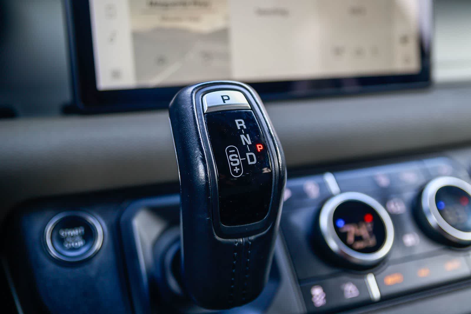 Thumbnail: 2023 Land Rover Defender - 24