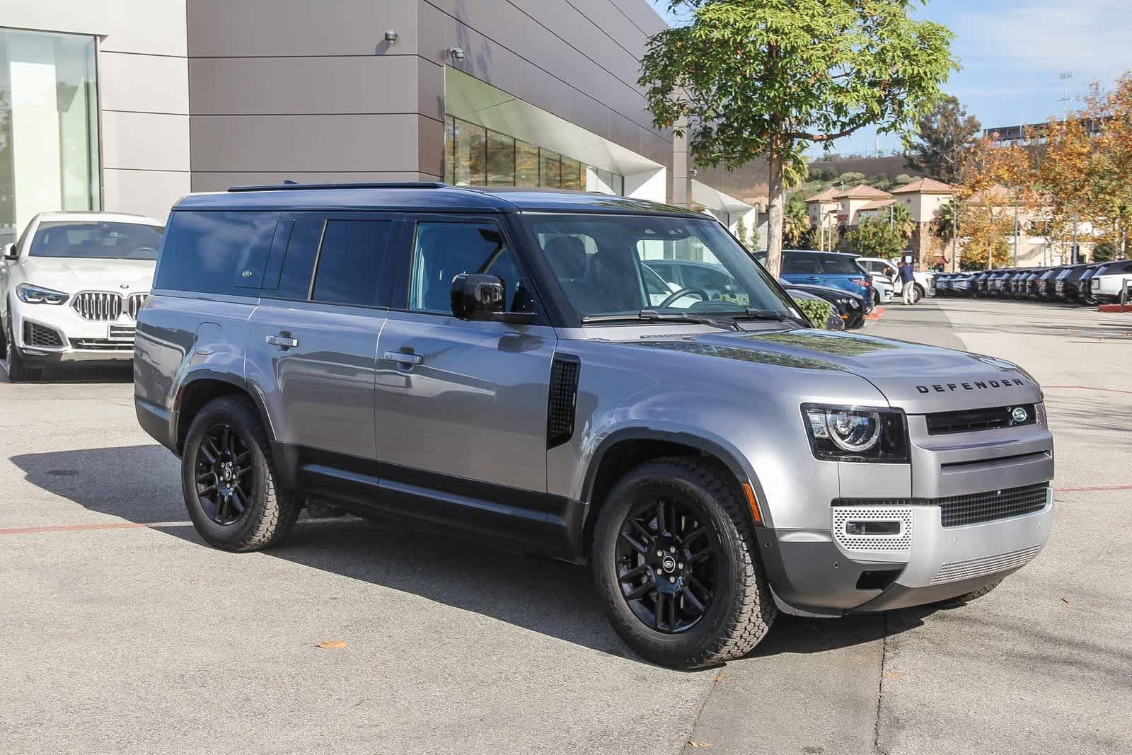 Thumbnail: 2023 Land Rover Defender - 3