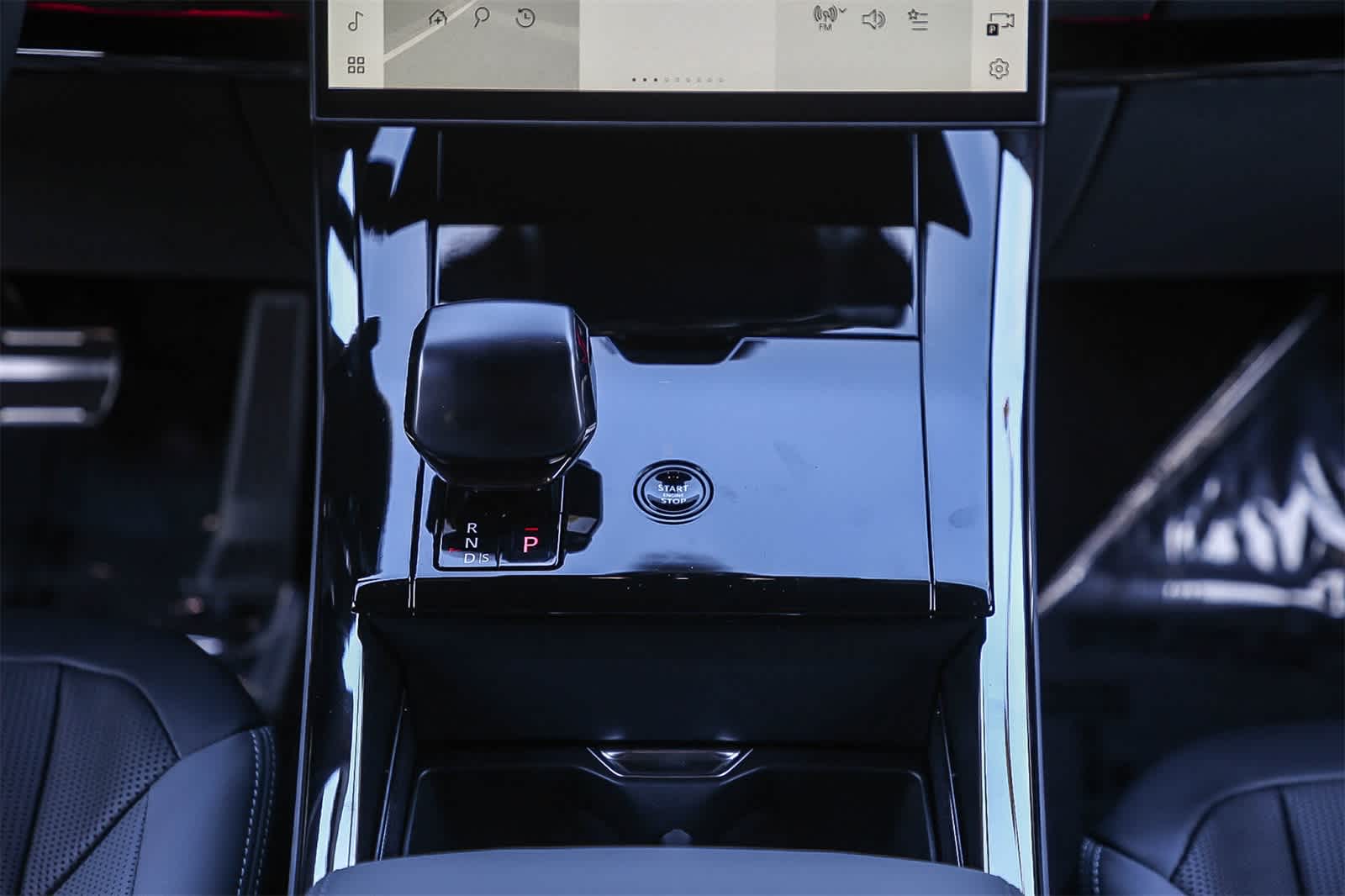 Thumbnail: 2025 Land Rover Range Rover Sport - 19