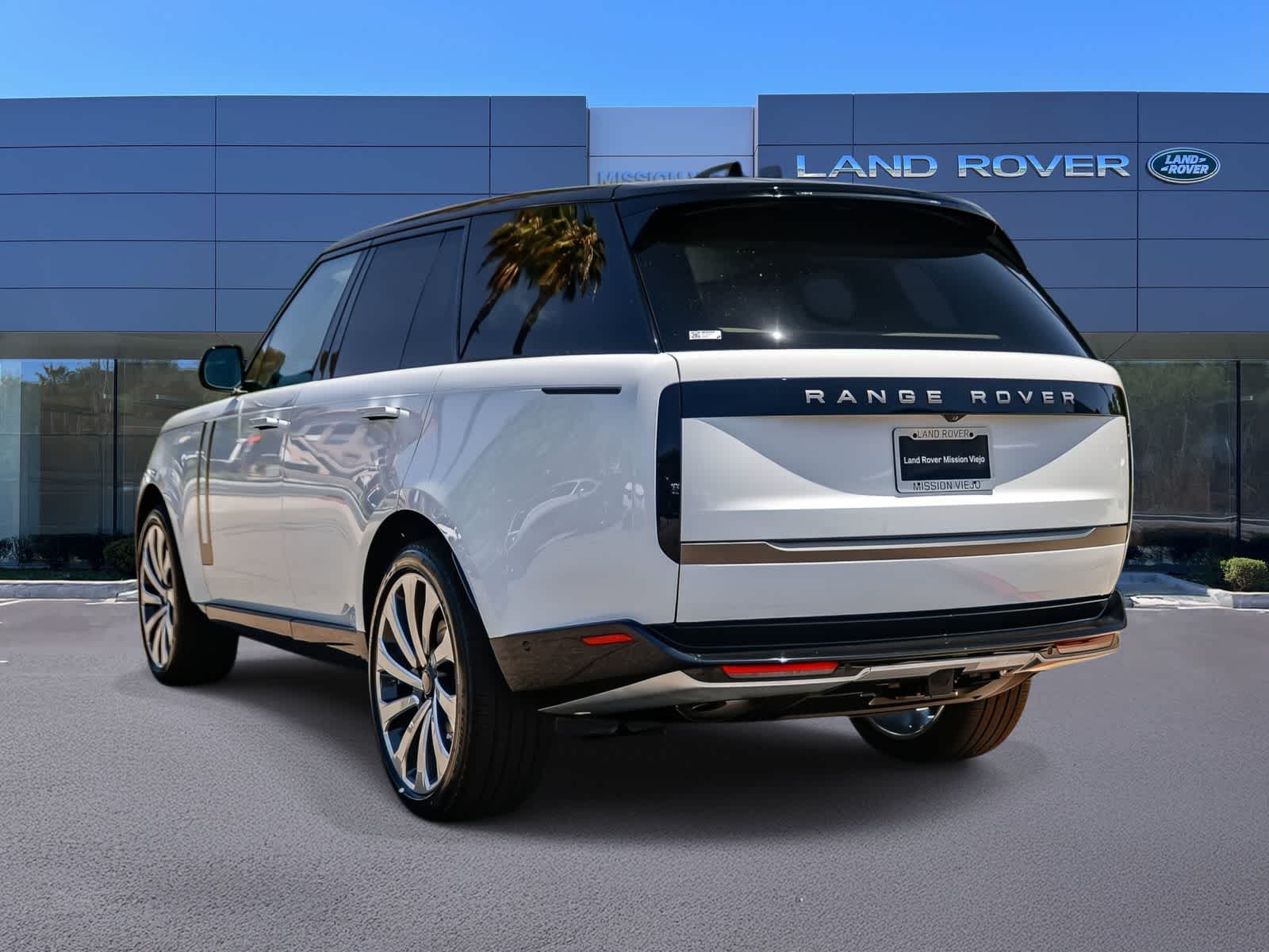 Thumbnail: 2026 Land Rover Range Rover - 6