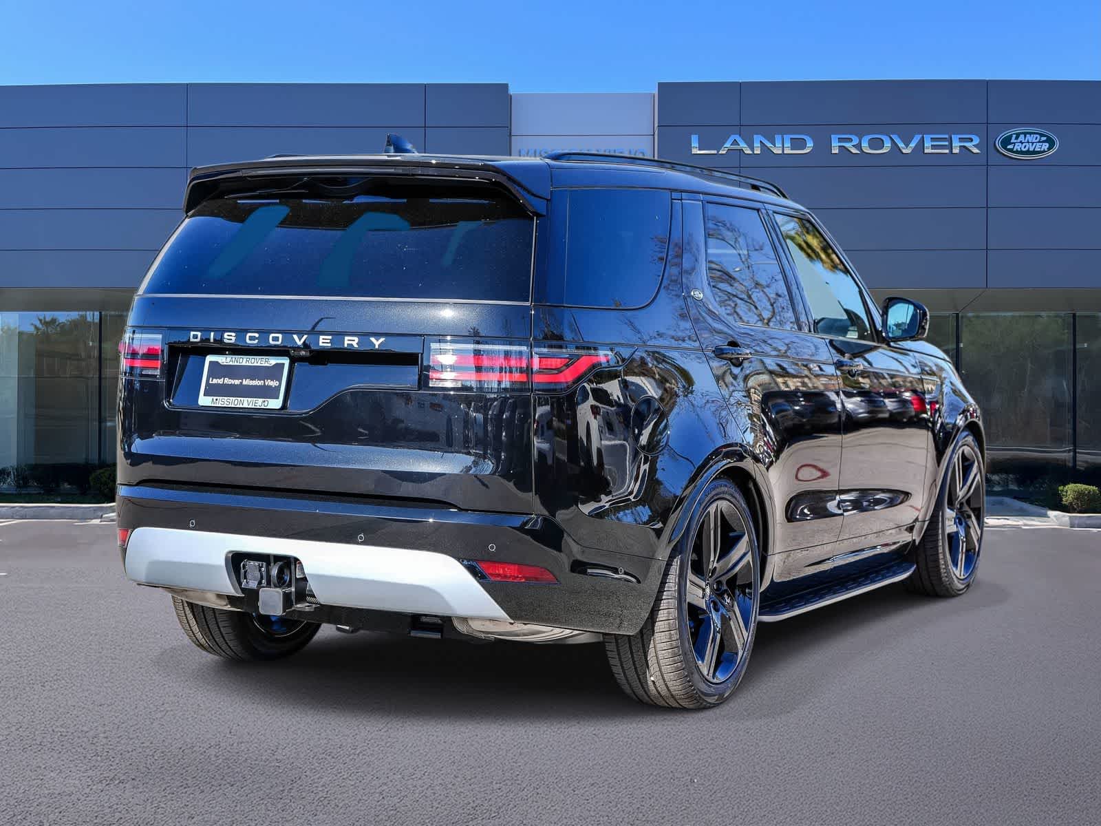 Thumbnail: 2026 Land Rover Discovery - 4