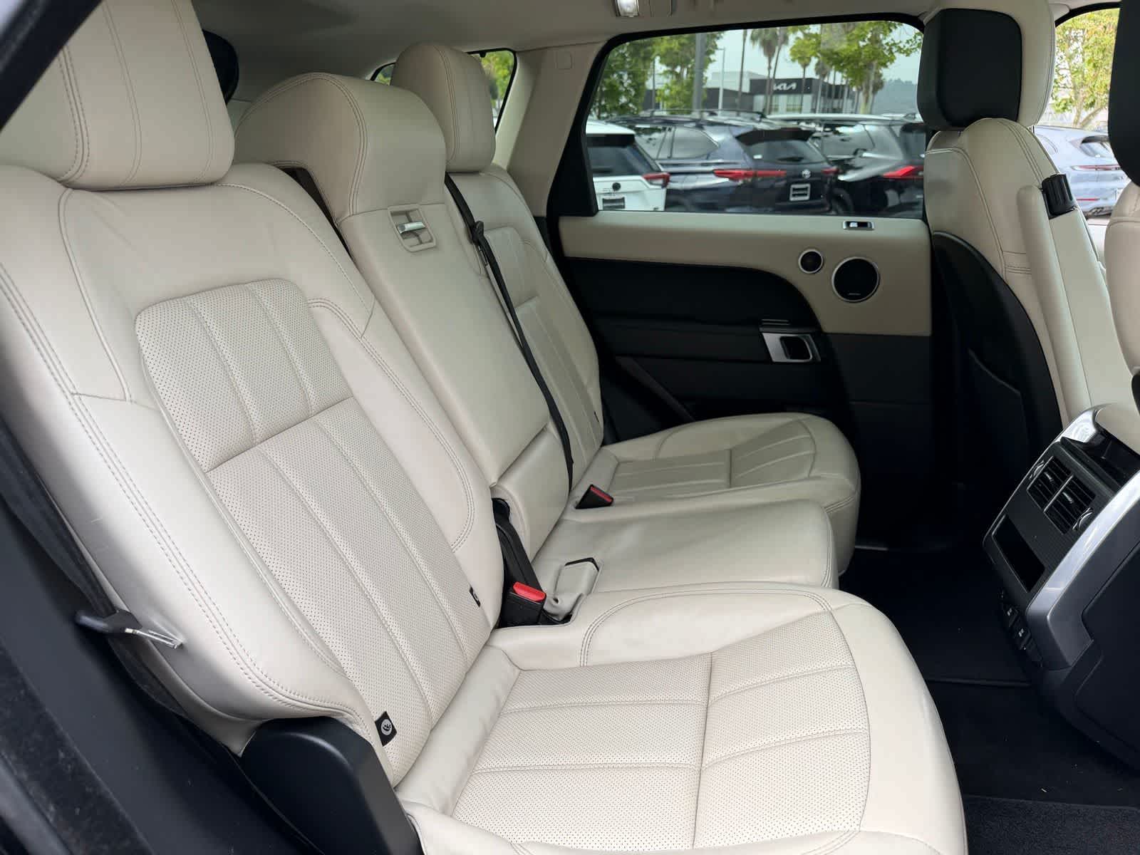 Thumbnail: 2019 Land Rover Range Rover Sport - 16