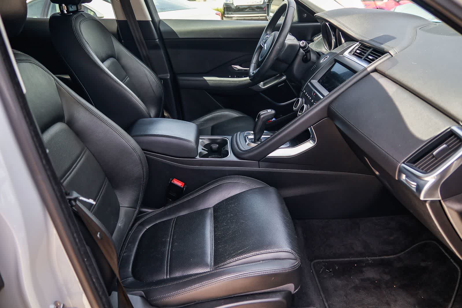 Thumbnail: 2020 Jaguar E-Pace - 16