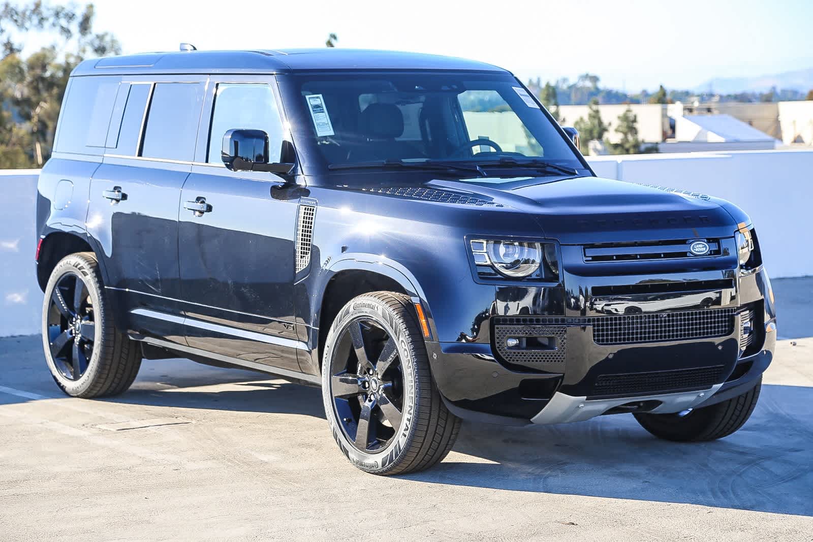 Thumbnail: 2025 Land Rover Defender - 3