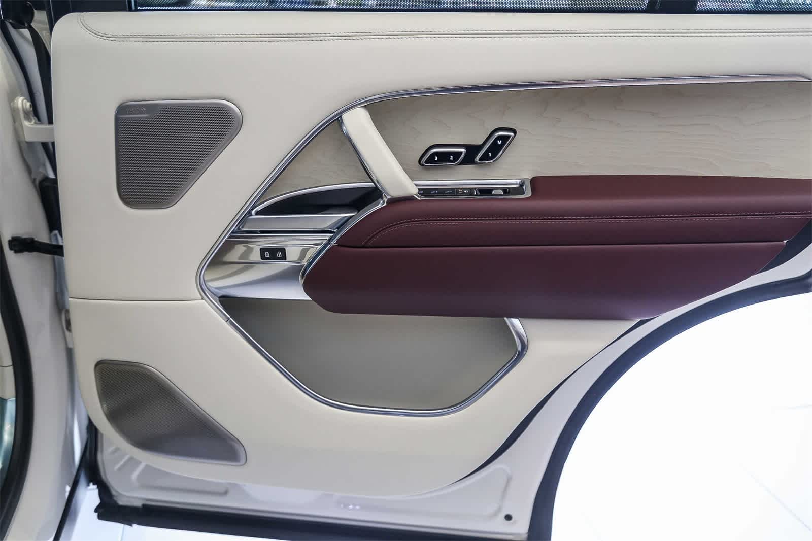 Thumbnail: 2024 Land Rover Range Rover - 24