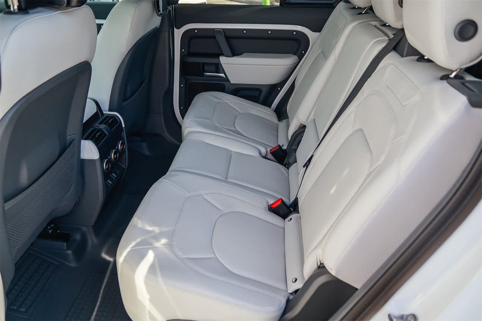 Thumbnail: 2026 Land Rover Defender - 18