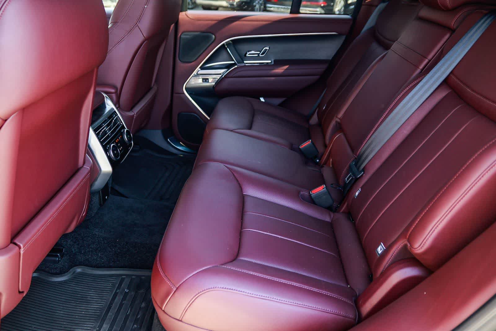 Thumbnail: 2024 Land Rover Range Rover - 16