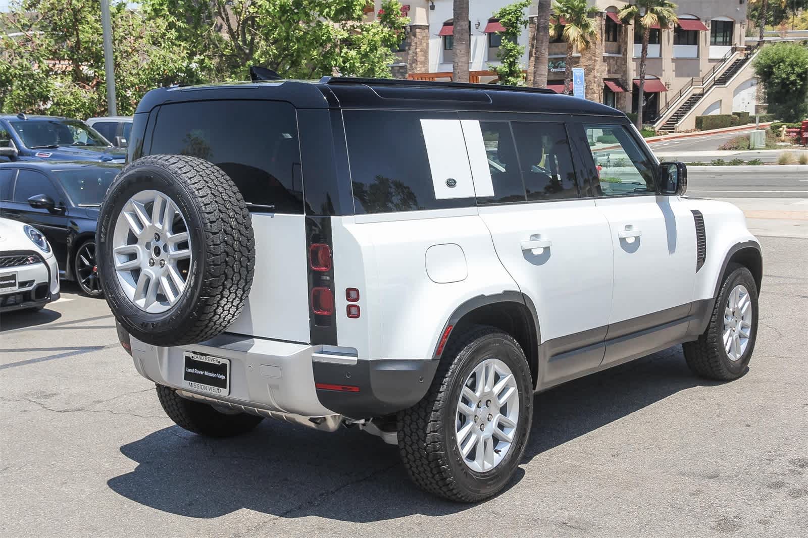 Thumbnail: 2024 Land Rover Defender - 6