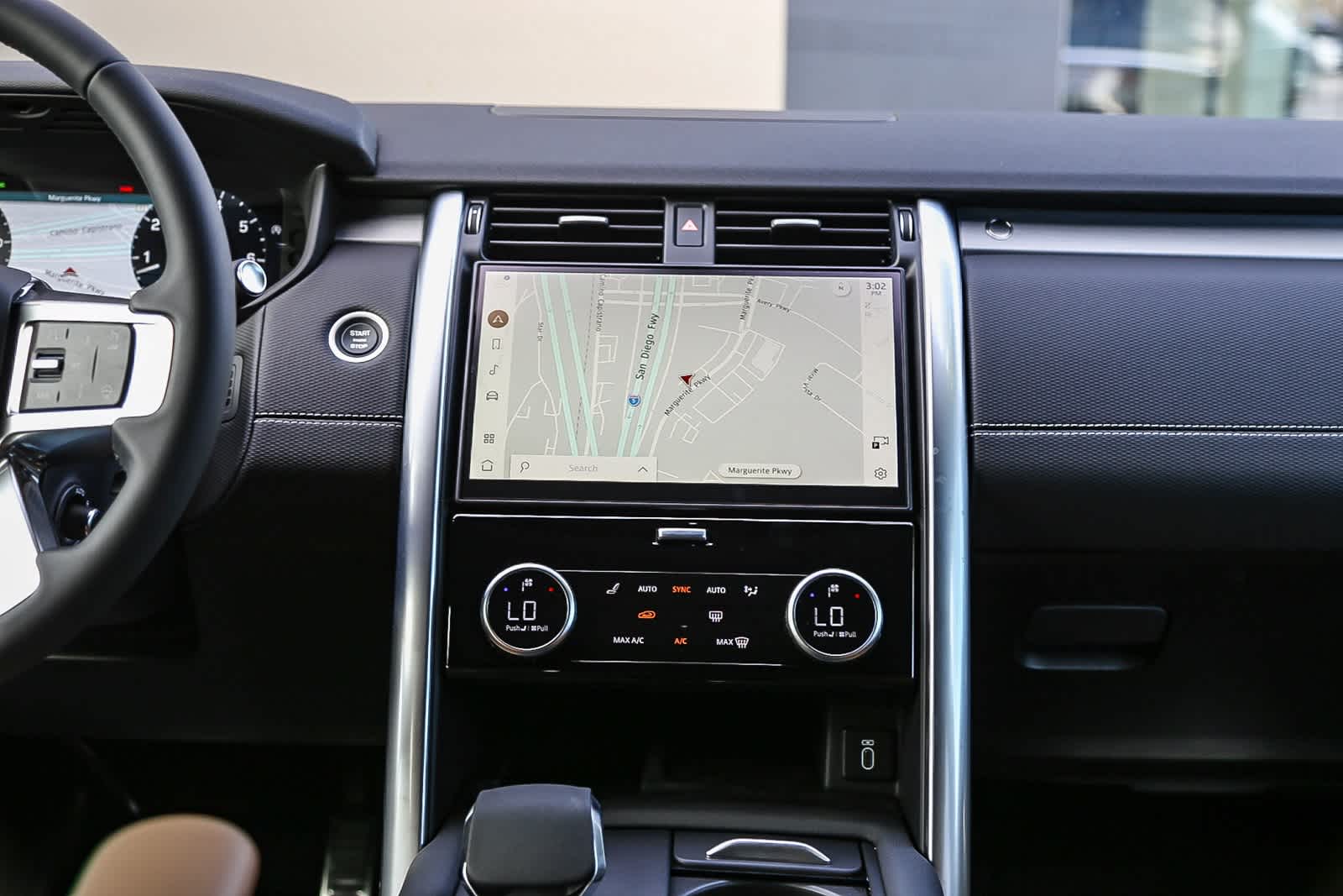 Thumbnail: 2026 Land Rover Discovery - 12