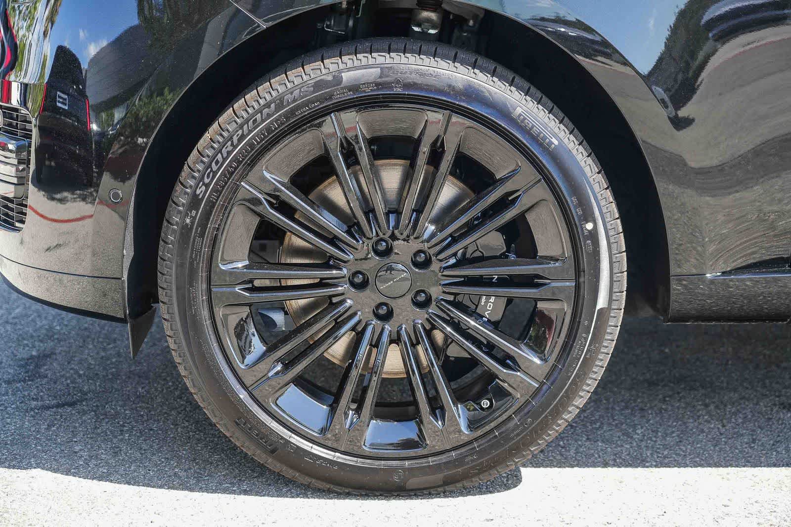 Thumbnail: 2026 Land Rover Range Rover - 8