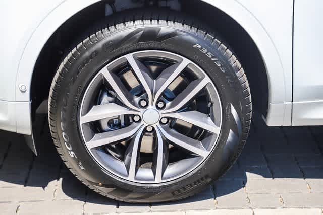 Thumbnail: 2024 Land Rover Discovery Sport - 10