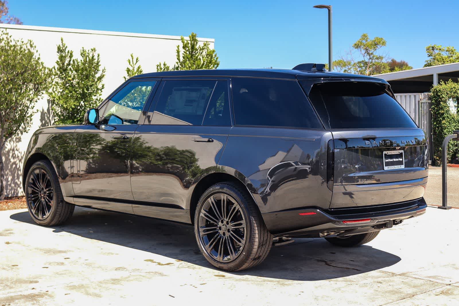 Thumbnail: 2026 Land Rover Range Rover - 4