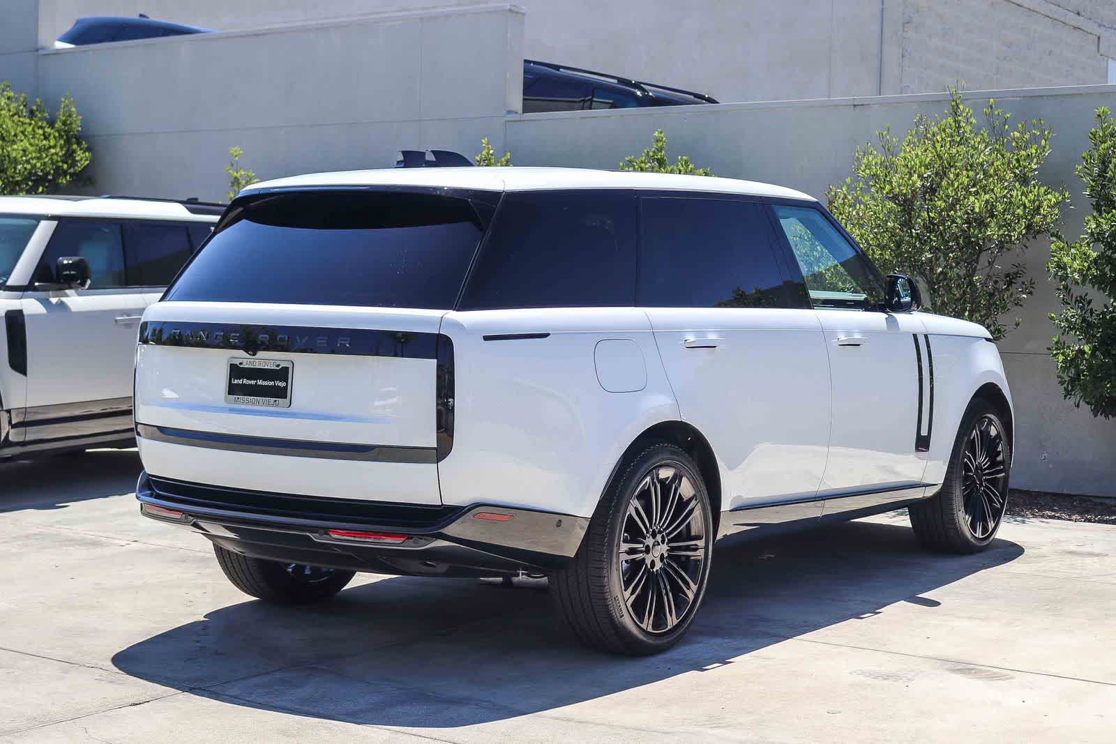 Thumbnail: 2026 Land Rover Range Rover - 6