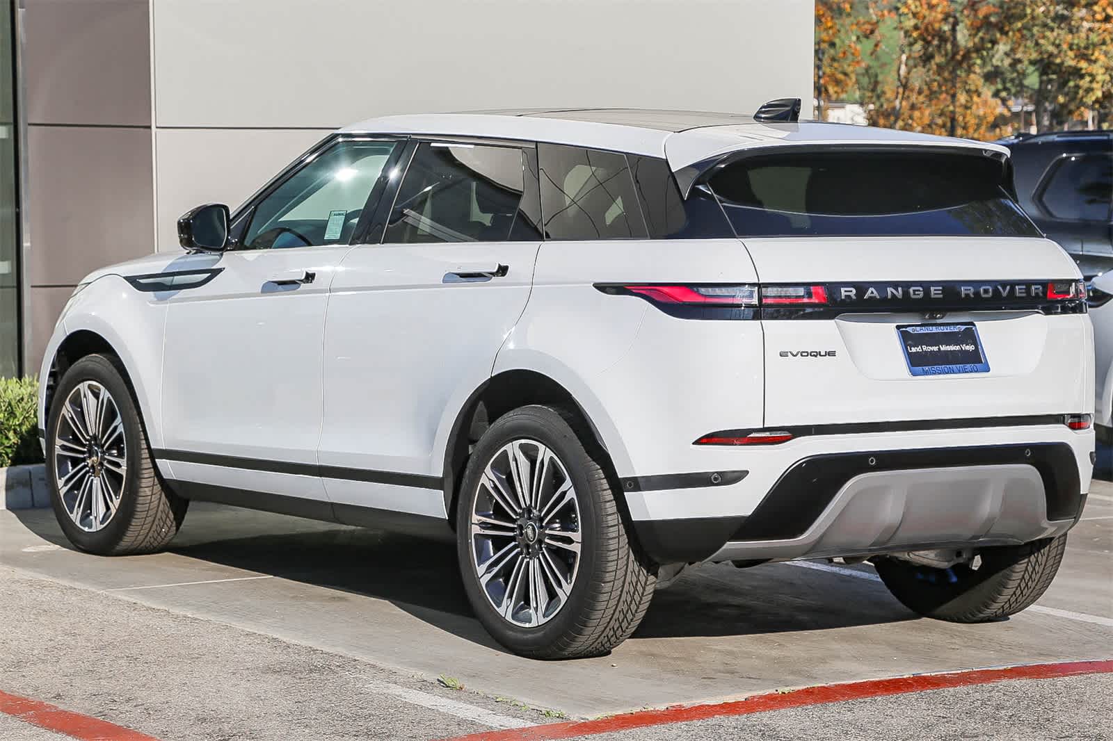 Thumbnail: 2025 Land Rover Range Rover Evoque - 7