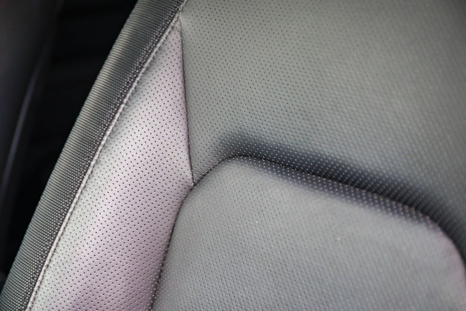 Thumbnail: 2023 Land Rover Defender - 28