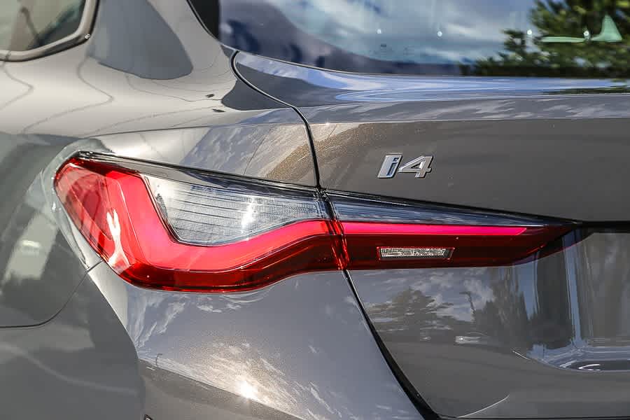 Thumbnail: 2022 BMW i4 - 9