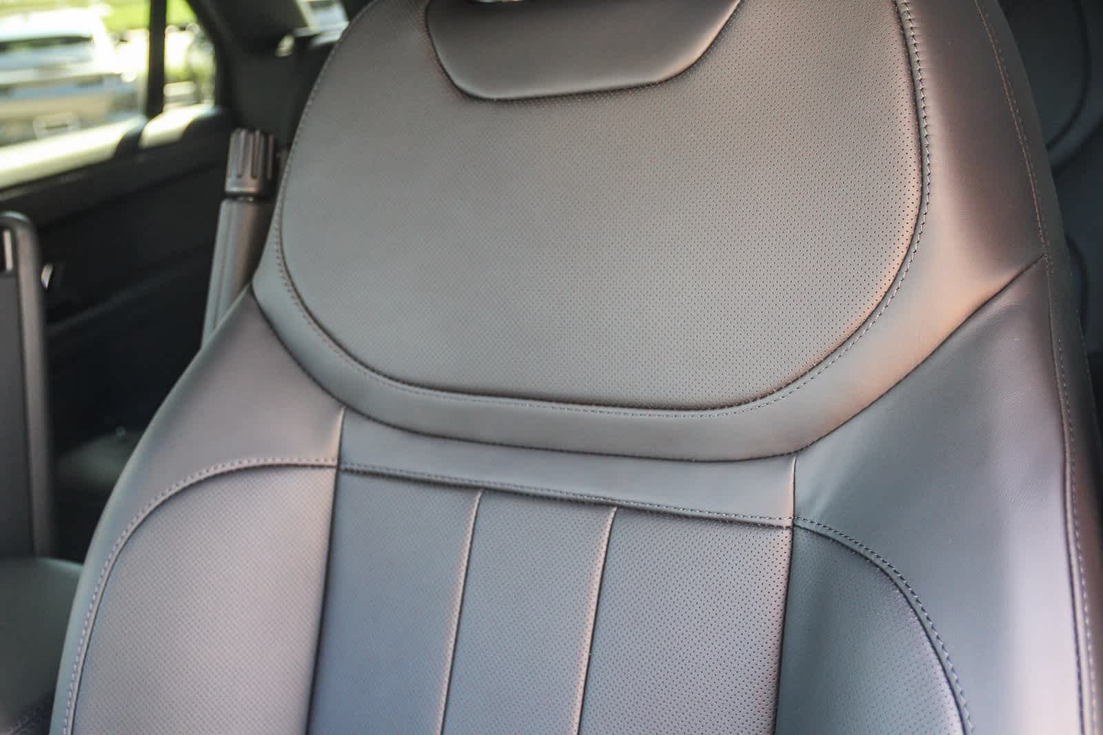 Thumbnail: 2025 Land Rover Range Rover Sport - 25