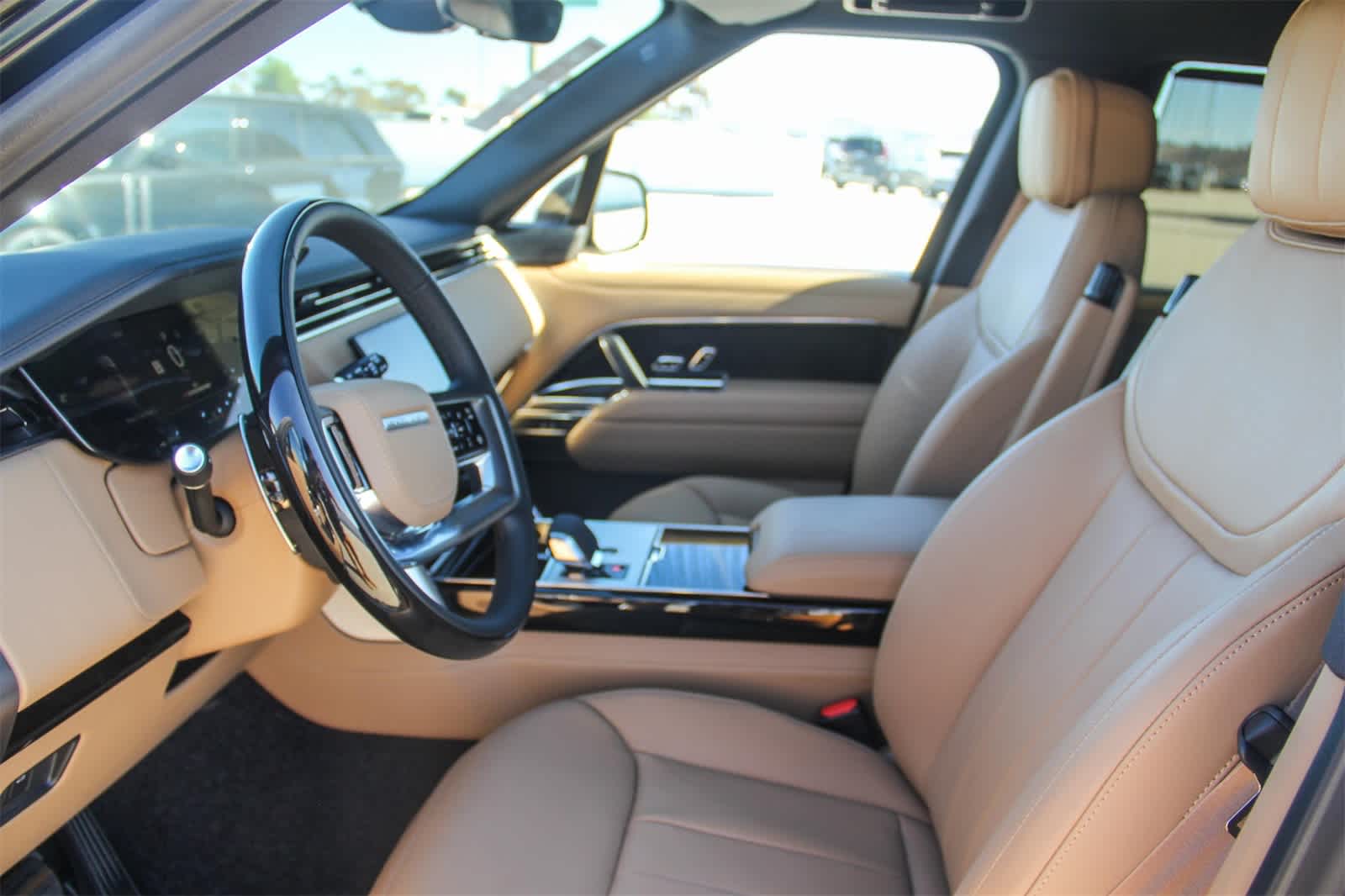 Thumbnail: 2025 Land Rover Range Rover - 20