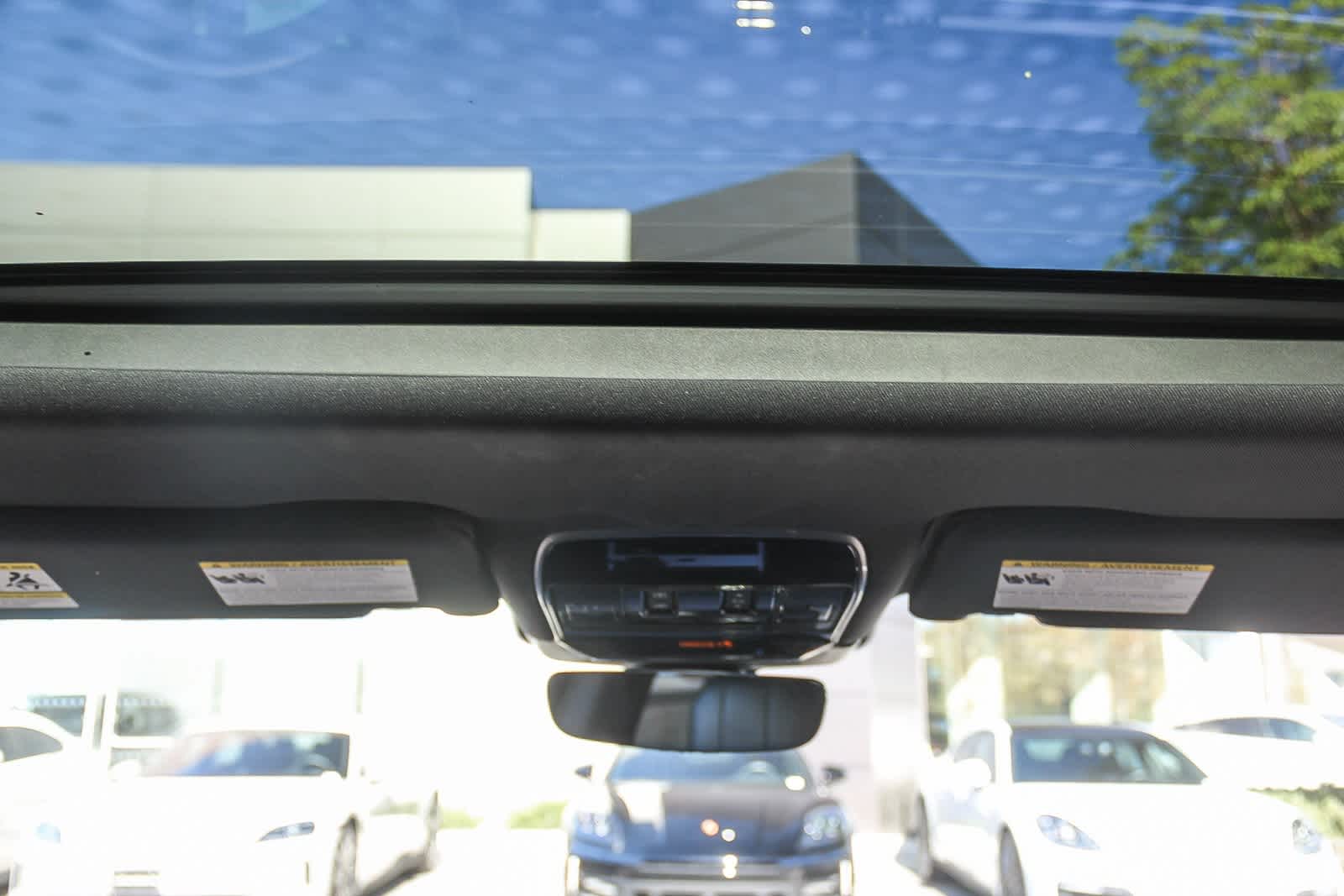 Thumbnail: 2025 Land Rover Range Rover - 15