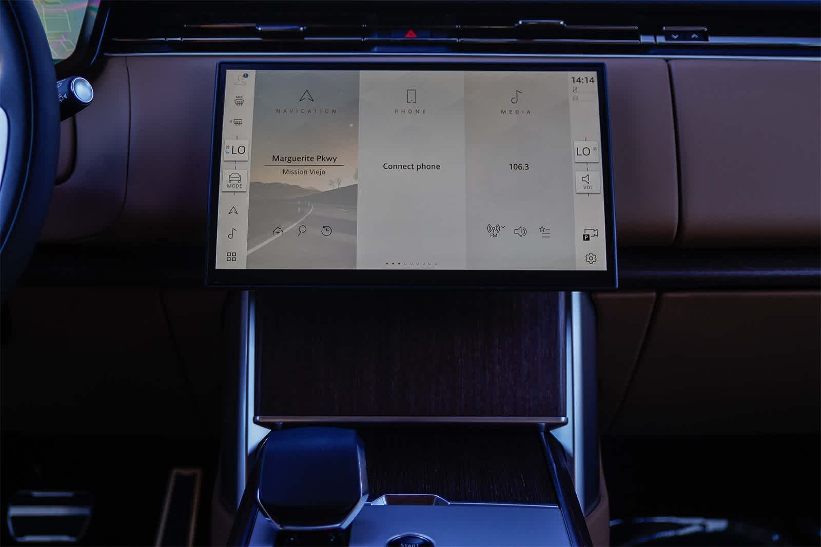 Thumbnail: 2026 Land Rover Range Rover - 13