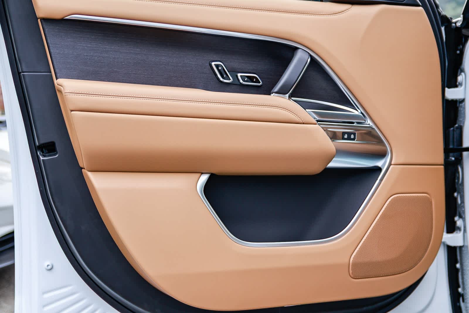 Thumbnail: 2026 Land Rover Range Rover - 20