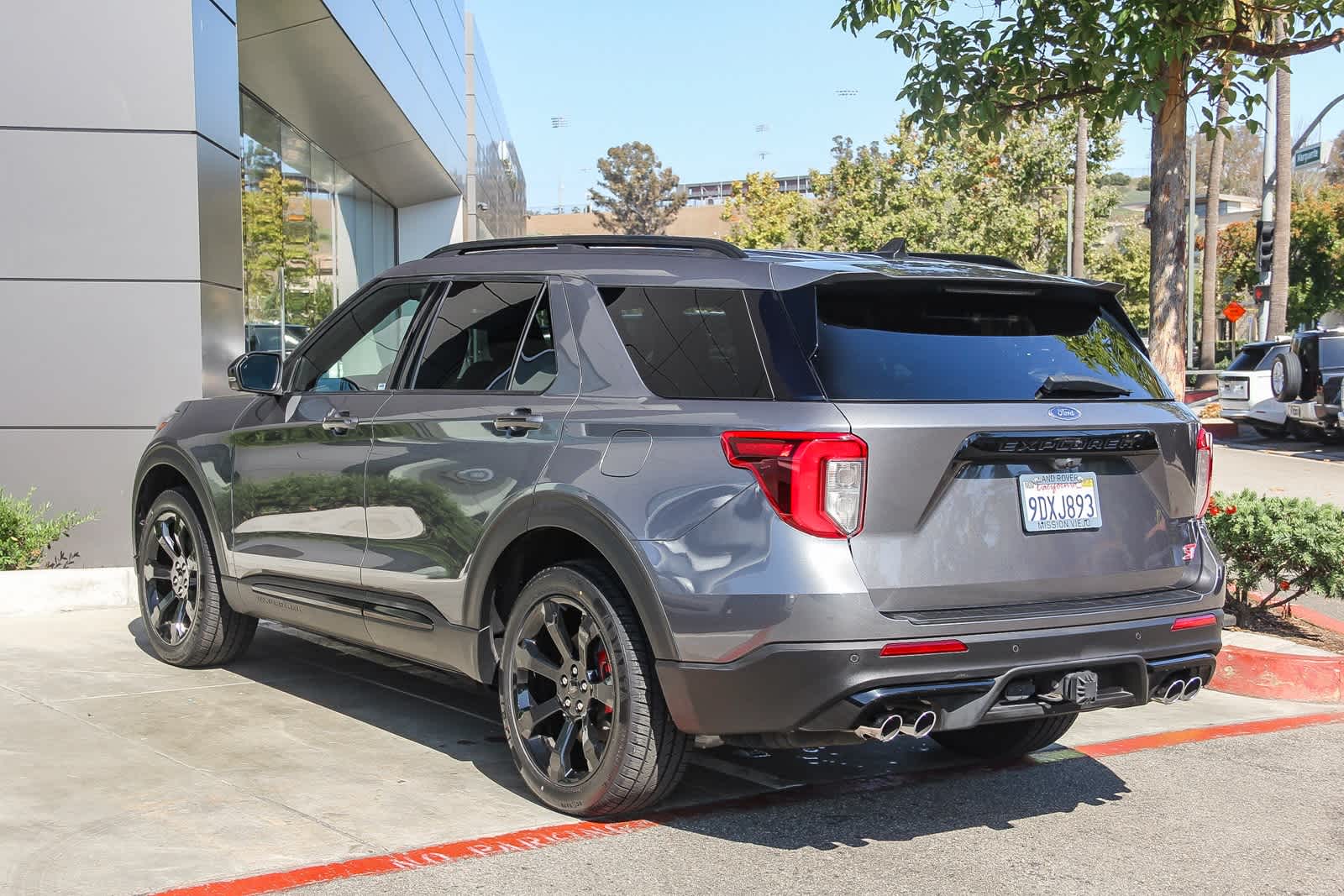 Thumbnail: 2022 Ford Explorer - 6
