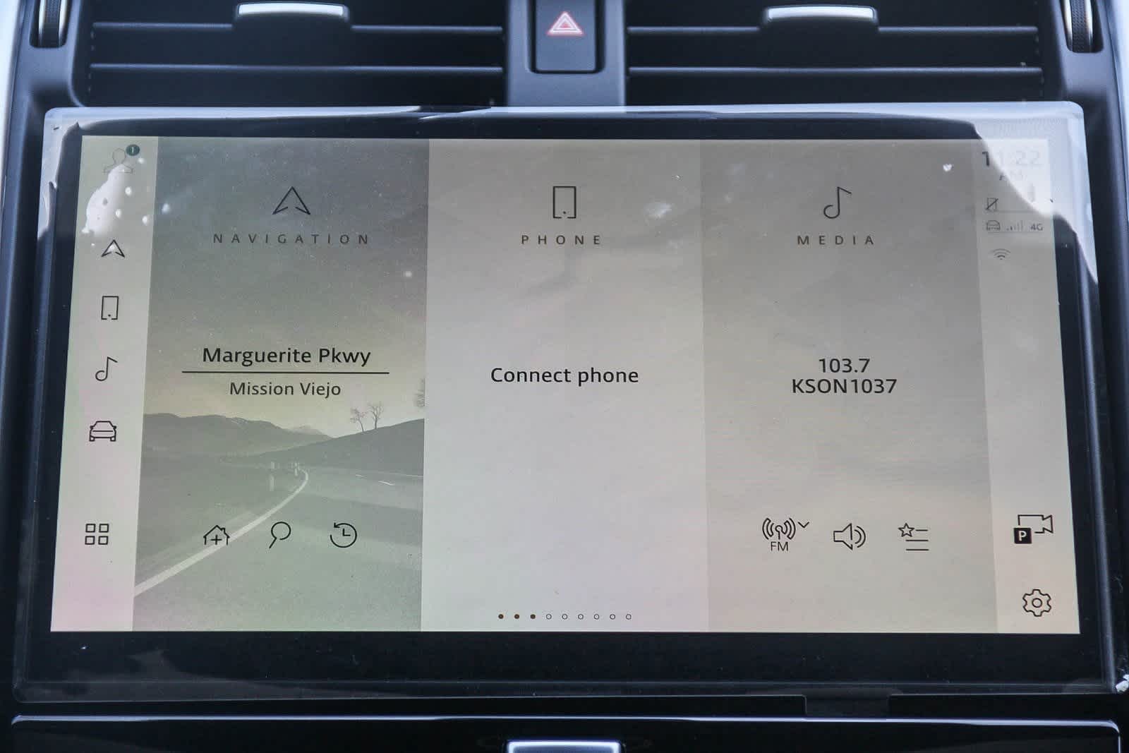 Thumbnail: 2025 Land Rover Discovery - 14