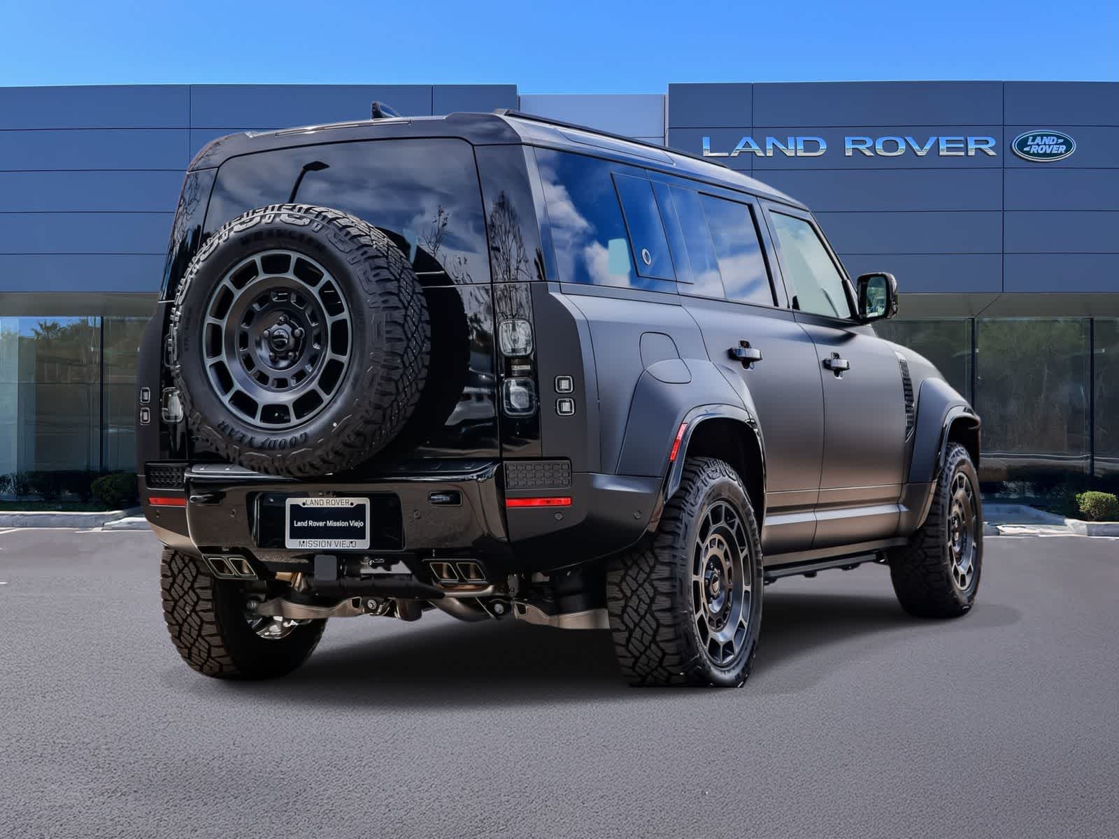 Thumbnail: 2026 Land Rover Defender - 4