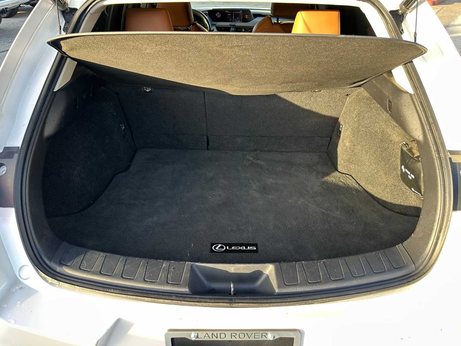 Thumbnail: 2019 Lexus UX - 12