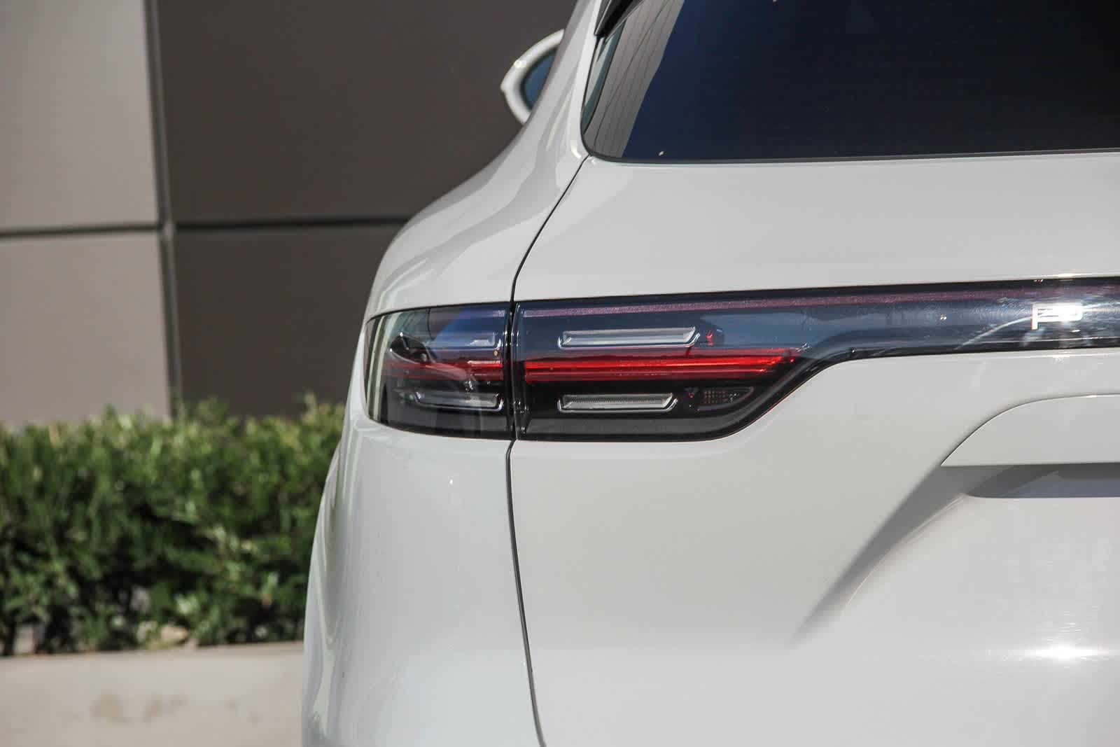 Thumbnail: 2023 Porsche Cayenne - 6