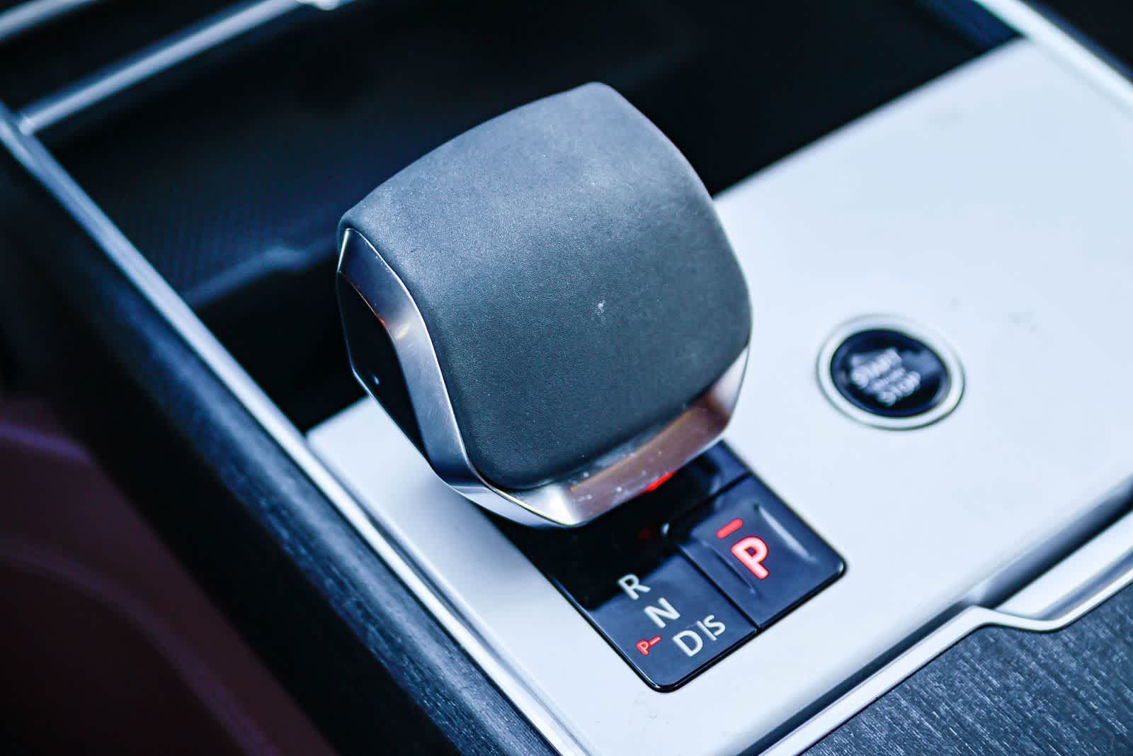 Thumbnail: 2024 Land Rover Range Rover - 22