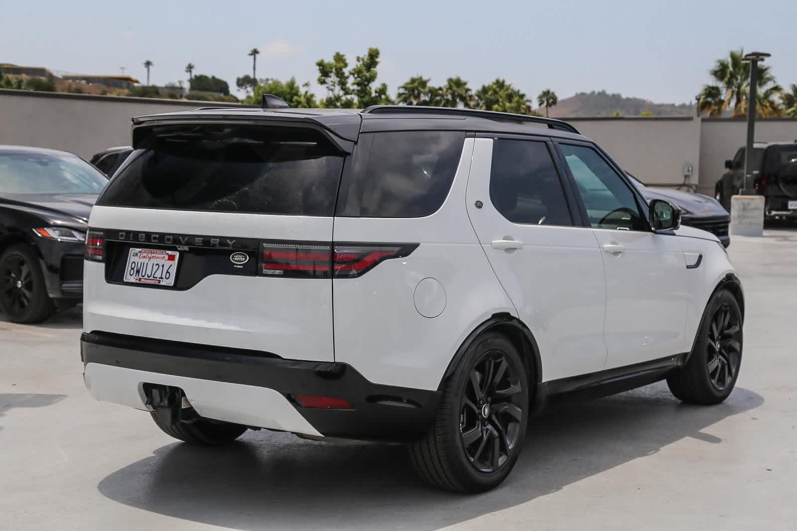 Thumbnail: 2021 Land Rover Discovery - 4