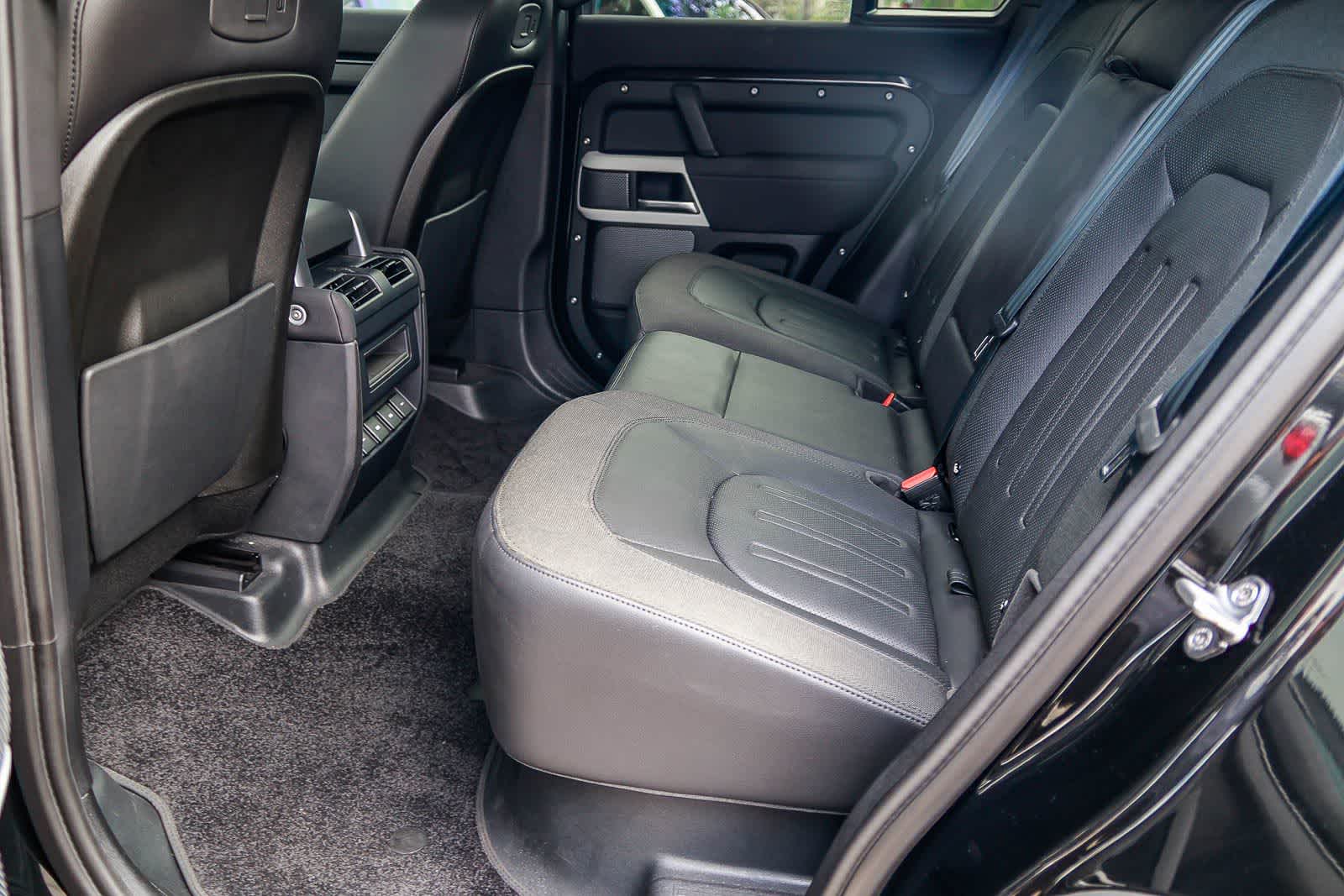 Thumbnail: 2020 Land Rover Defender - 18